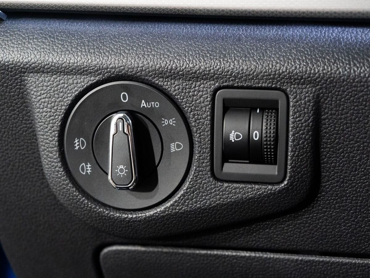 Volkswagen Bora 2022 - фото автомобиля
