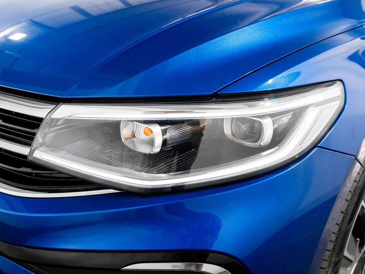 Volkswagen Bora 2022 - фото автомобиля