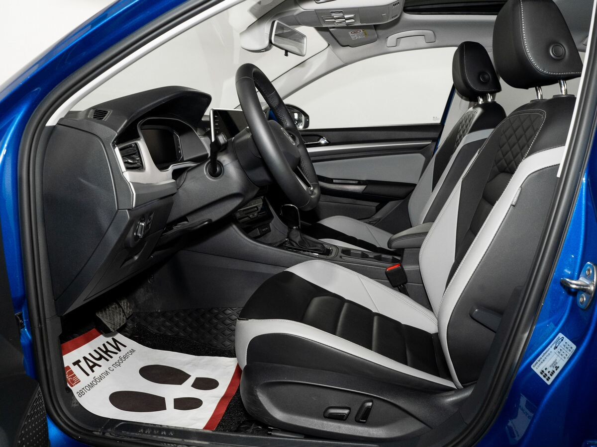 Volkswagen Bora 2022 - фото автомобиля