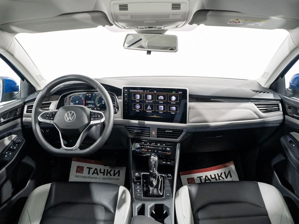 Volkswagen Bora 2022 - фото автомобиля