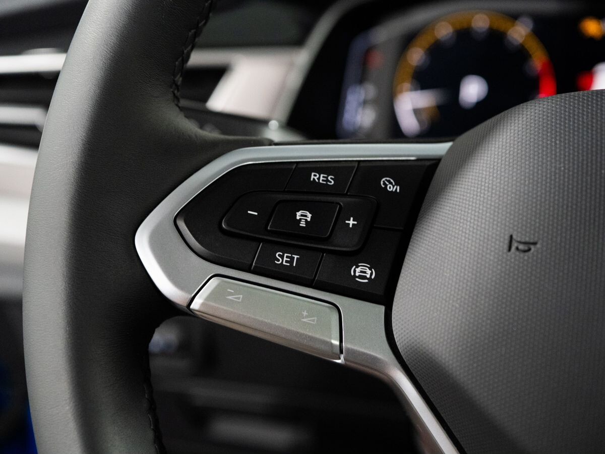 Volkswagen Bora 2022 - фото автомобиля