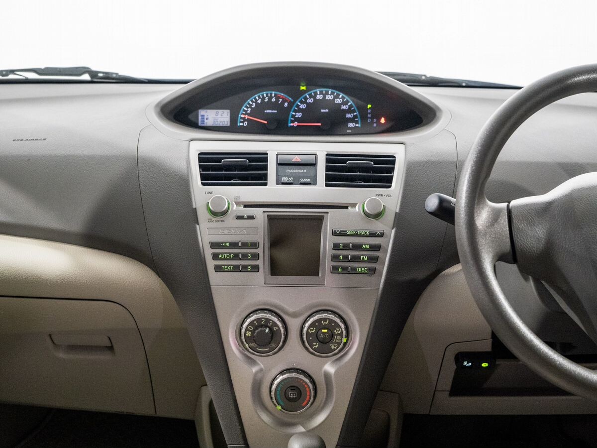 Toyota Belta 2009 - фото автомобиля