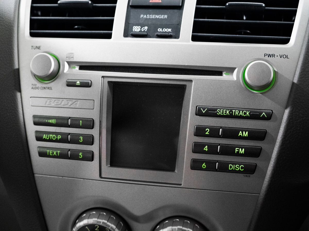 Toyota Belta 2009 - фото автомобиля