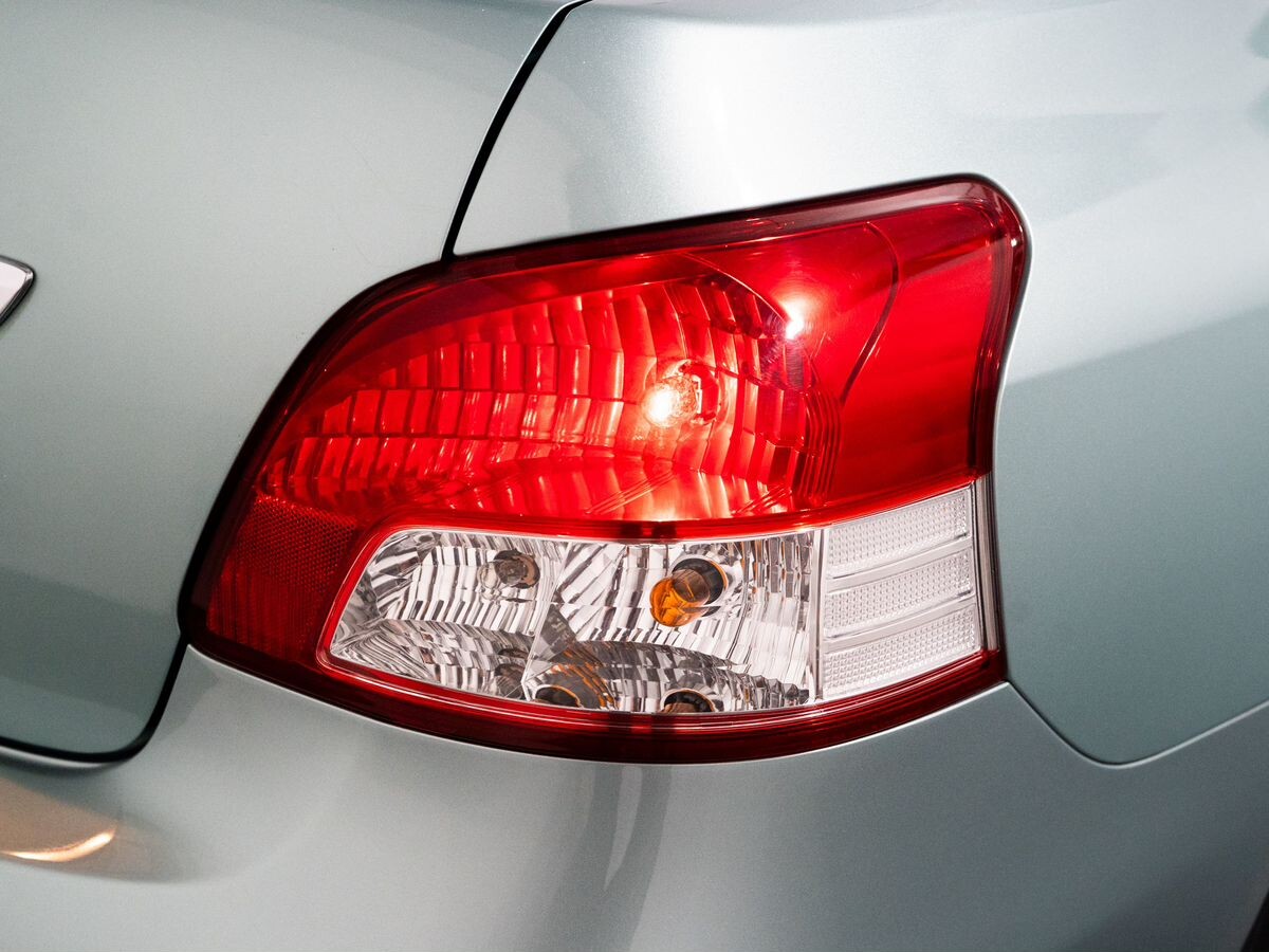 Toyota Belta 2009 - фото автомобиля