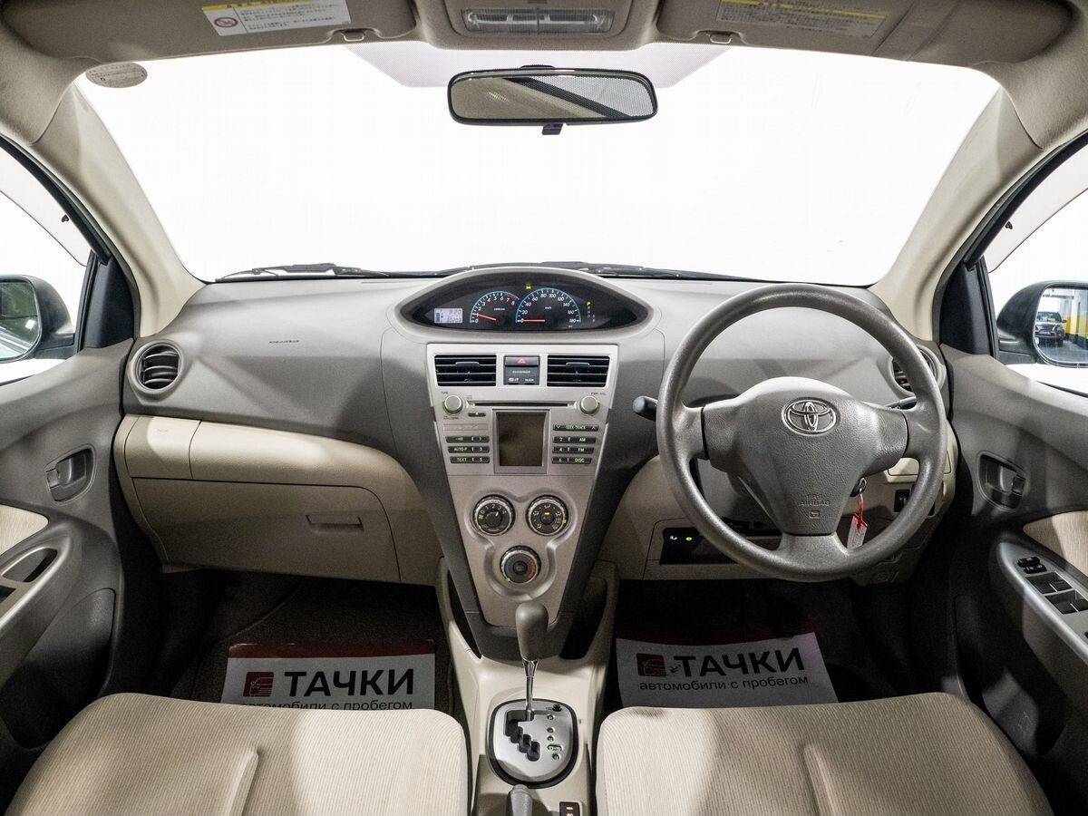 Toyota Belta 2009 - фото автомобиля