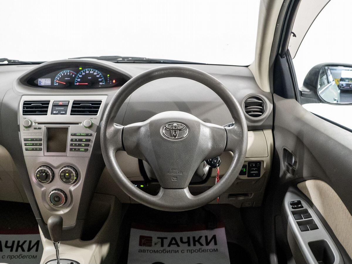 Toyota Belta 2009 - фото автомобиля