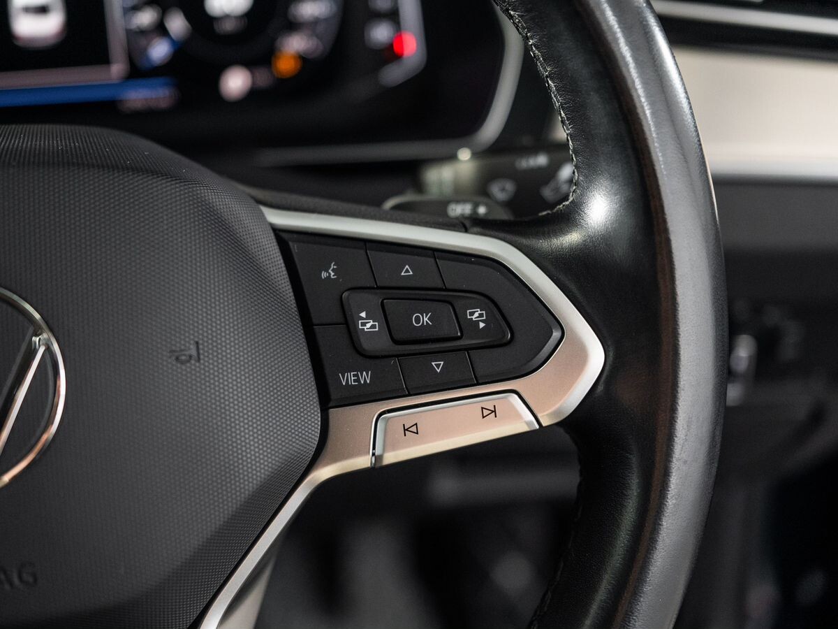 Volkswagen Passat 2021 - фото автомобиля