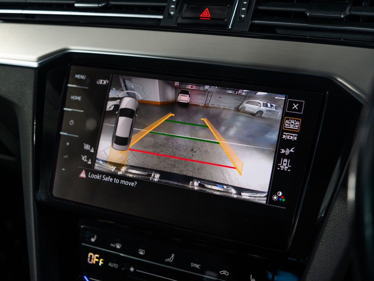 Volkswagen Passat 2021 - фото автомобиля