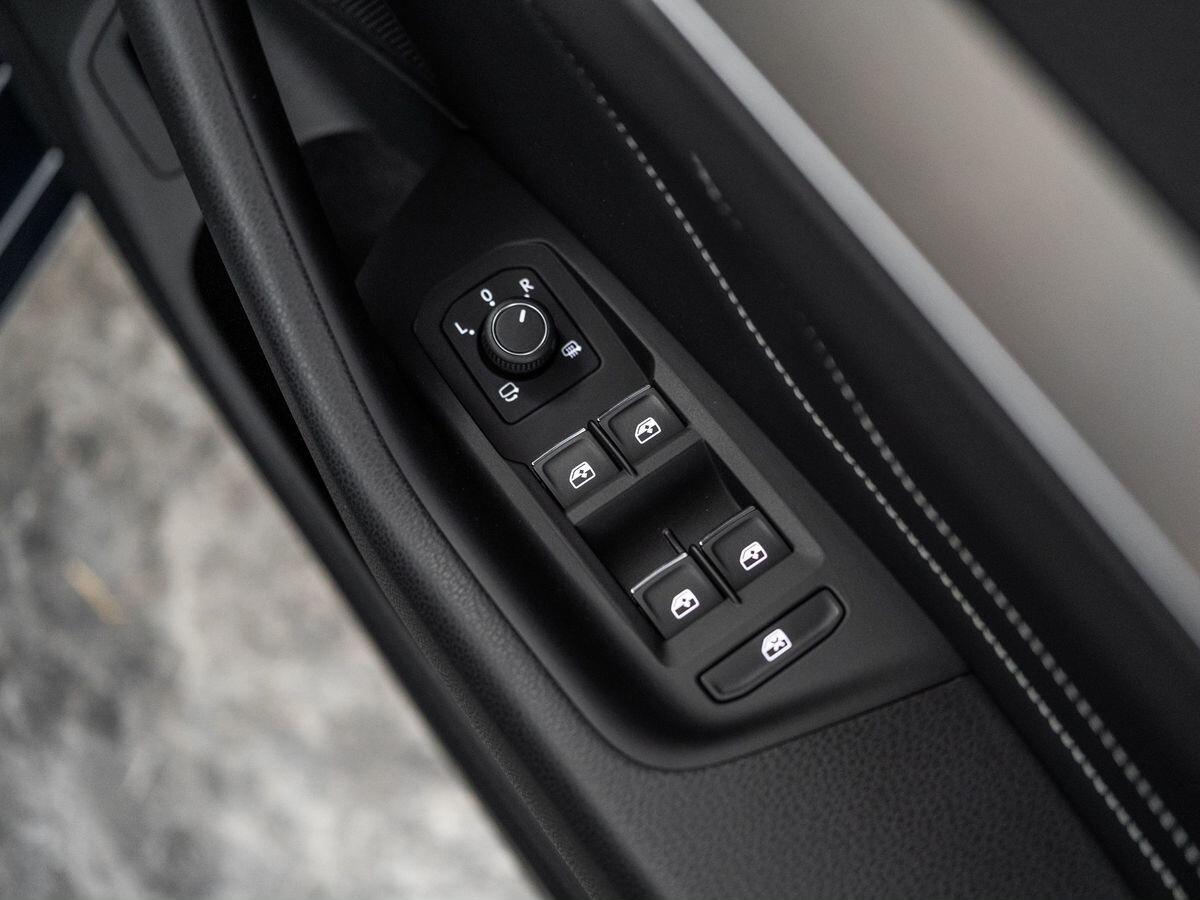 Volkswagen Passat 2021 - фото автомобиля