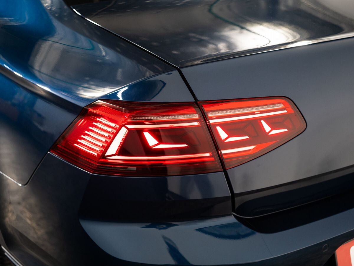 Volkswagen Passat 2021 - фото автомобиля