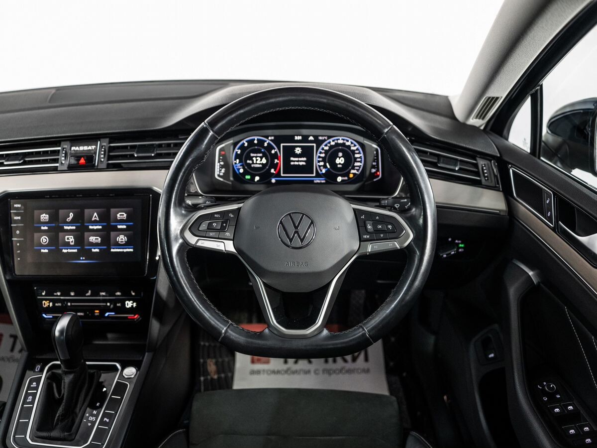 Volkswagen Passat 2021 - фото автомобиля