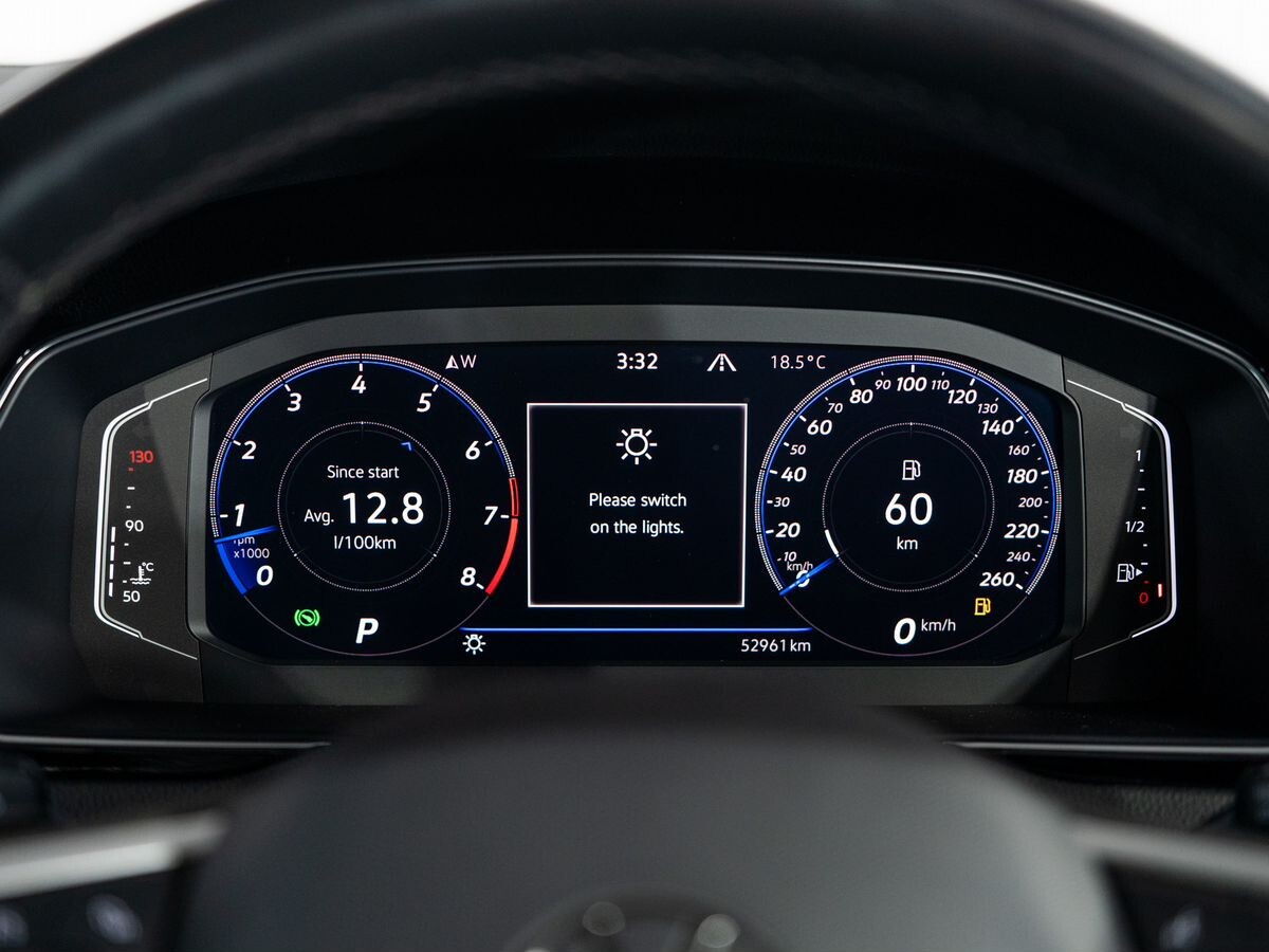 Volkswagen Passat 2021 - фото автомобиля