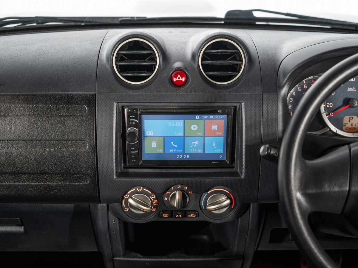 Nissan Kix 2012 - фото автомобиля