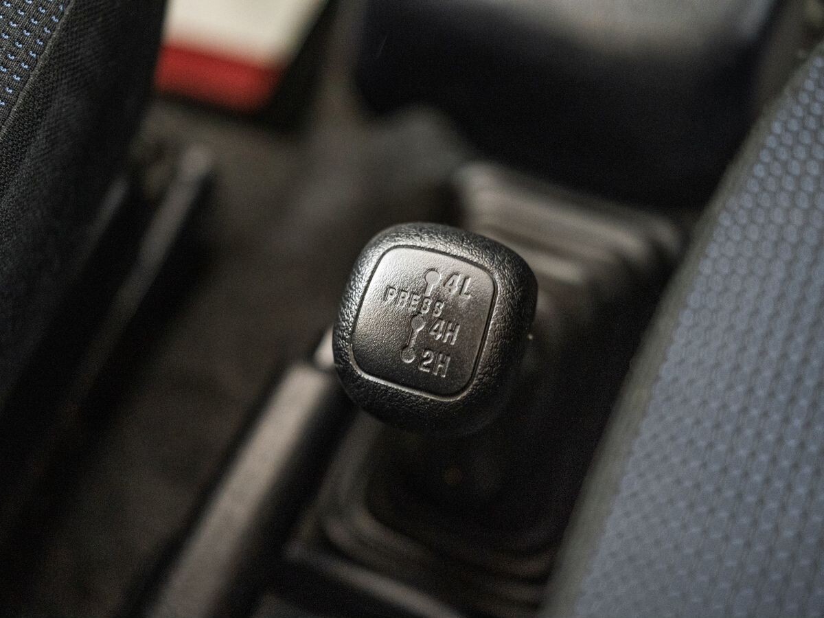 Nissan Kix 2012 - фото автомобиля