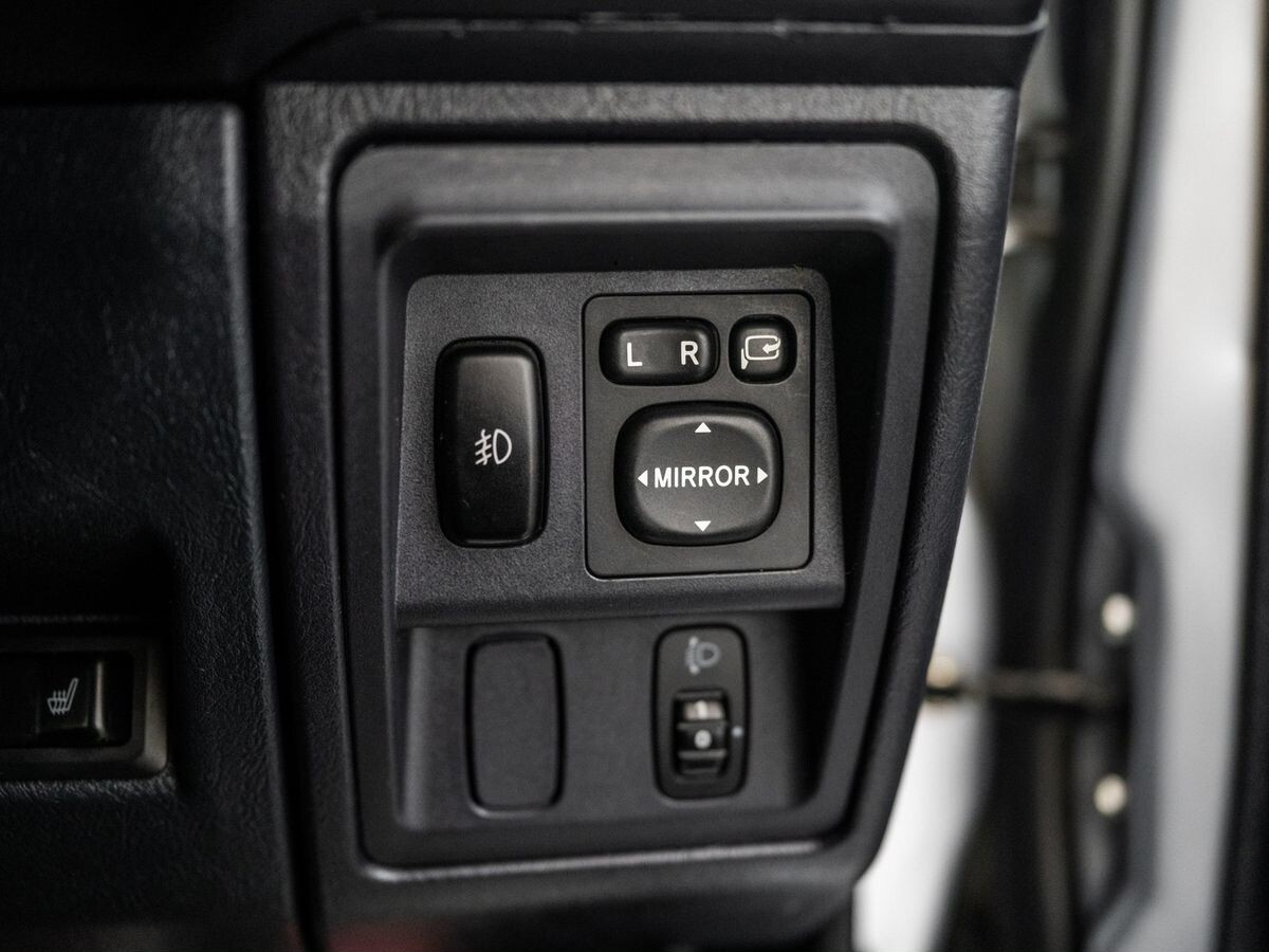 Nissan Kix 2012 - фото автомобиля