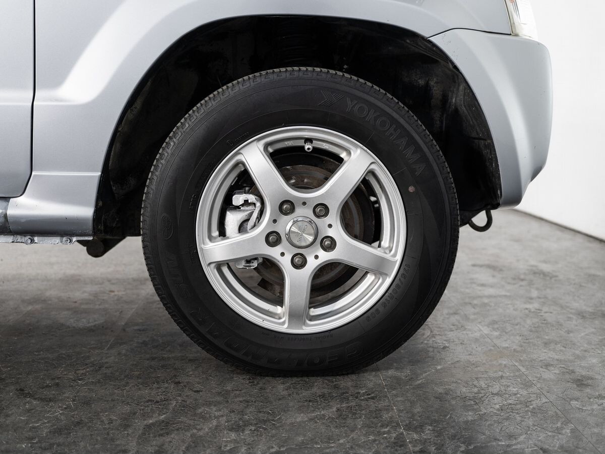 Nissan Kix 2012 - фото автомобиля