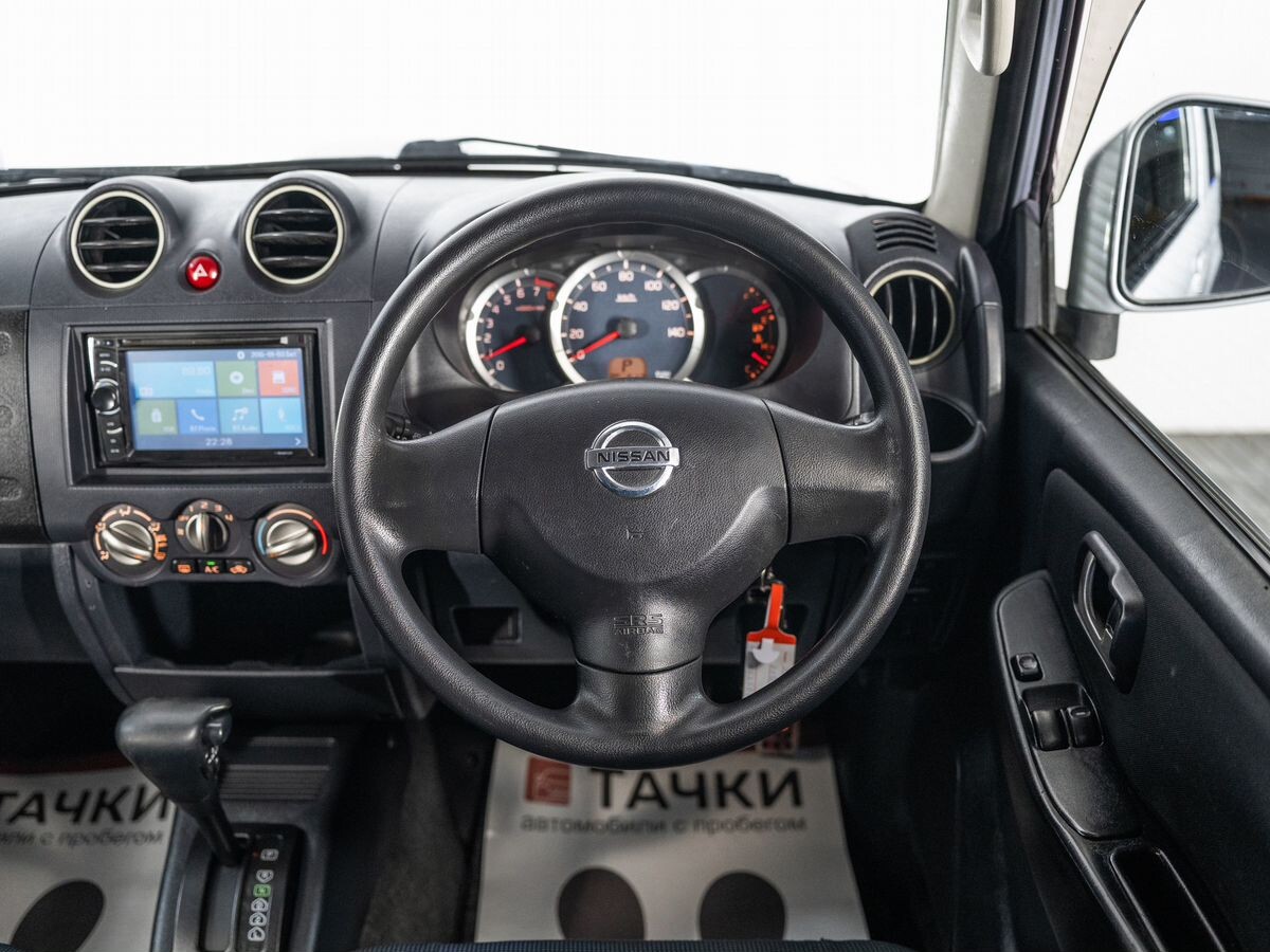 Nissan Kix 2012 - фото автомобиля