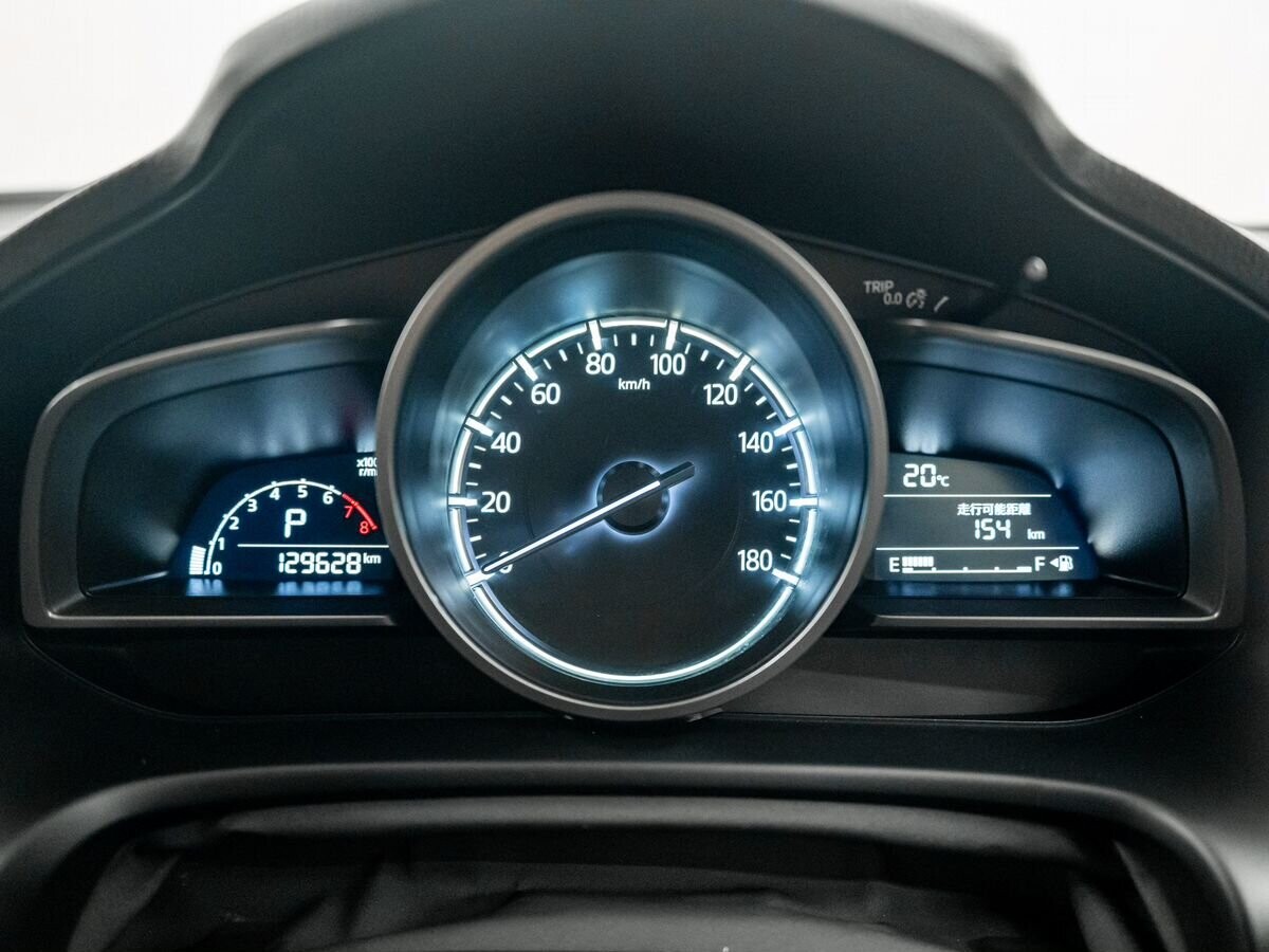 Mazda Axela 2017 - фото автомобиля