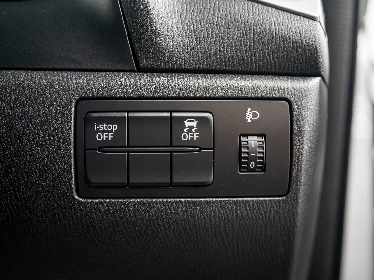 Mazda Axela 2017 - фото автомобиля
