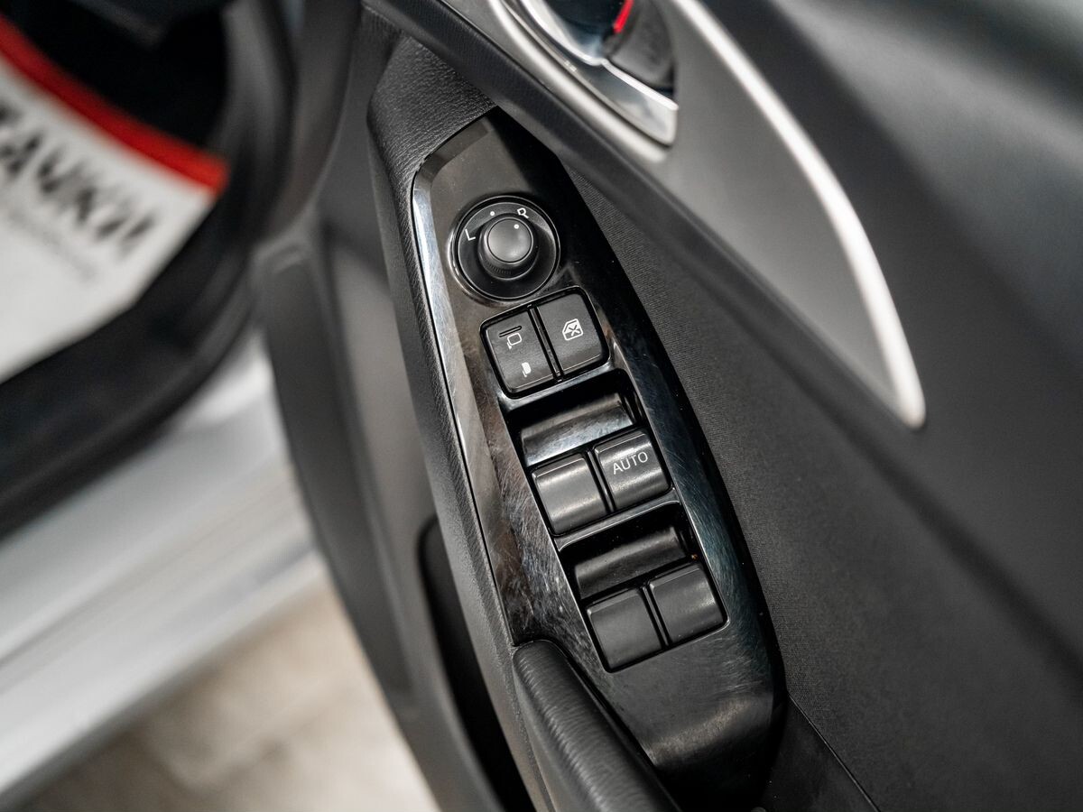 Mazda Axela 2017 - фото автомобиля