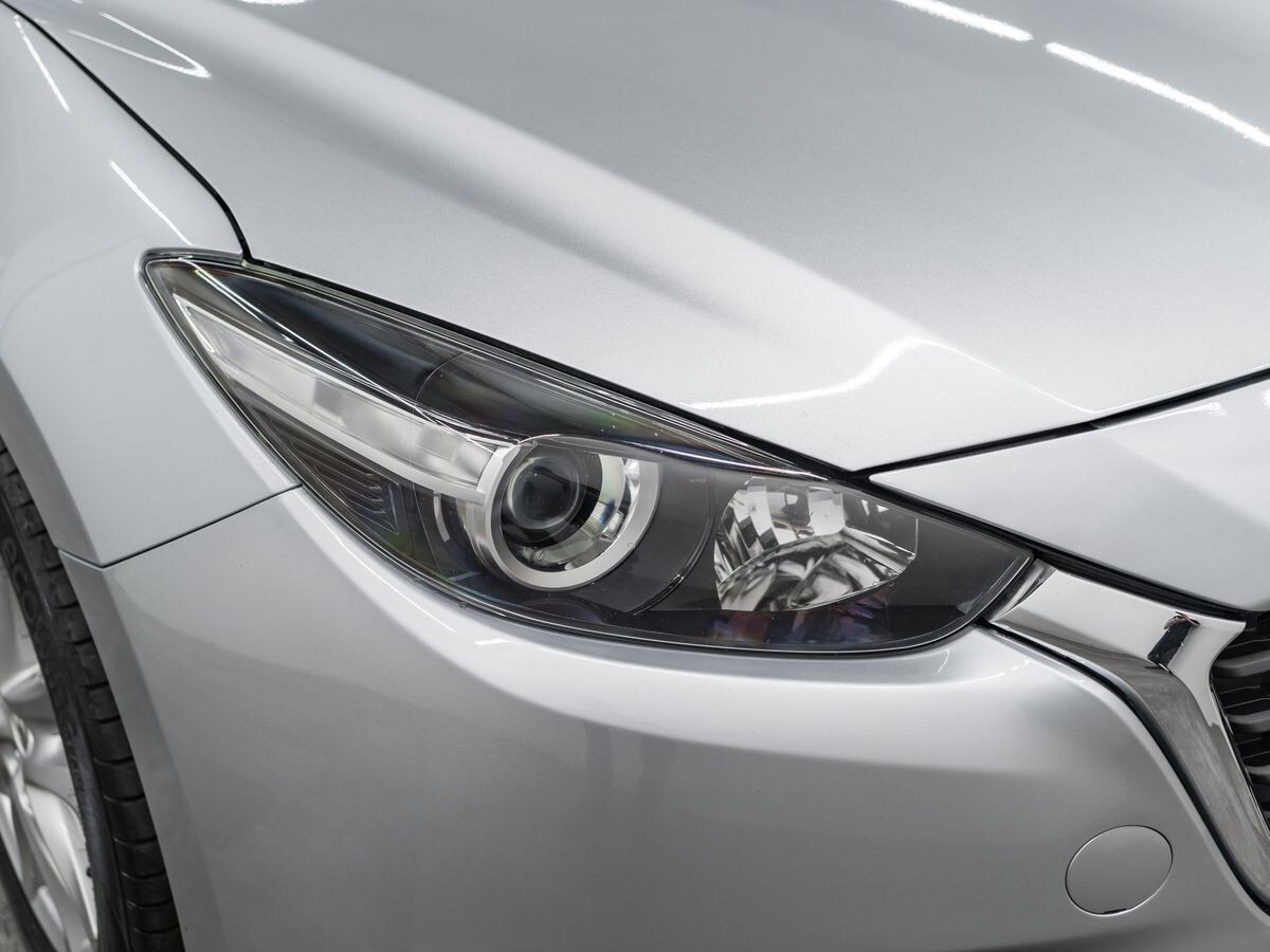 Mazda Axela 2017 - фото автомобиля