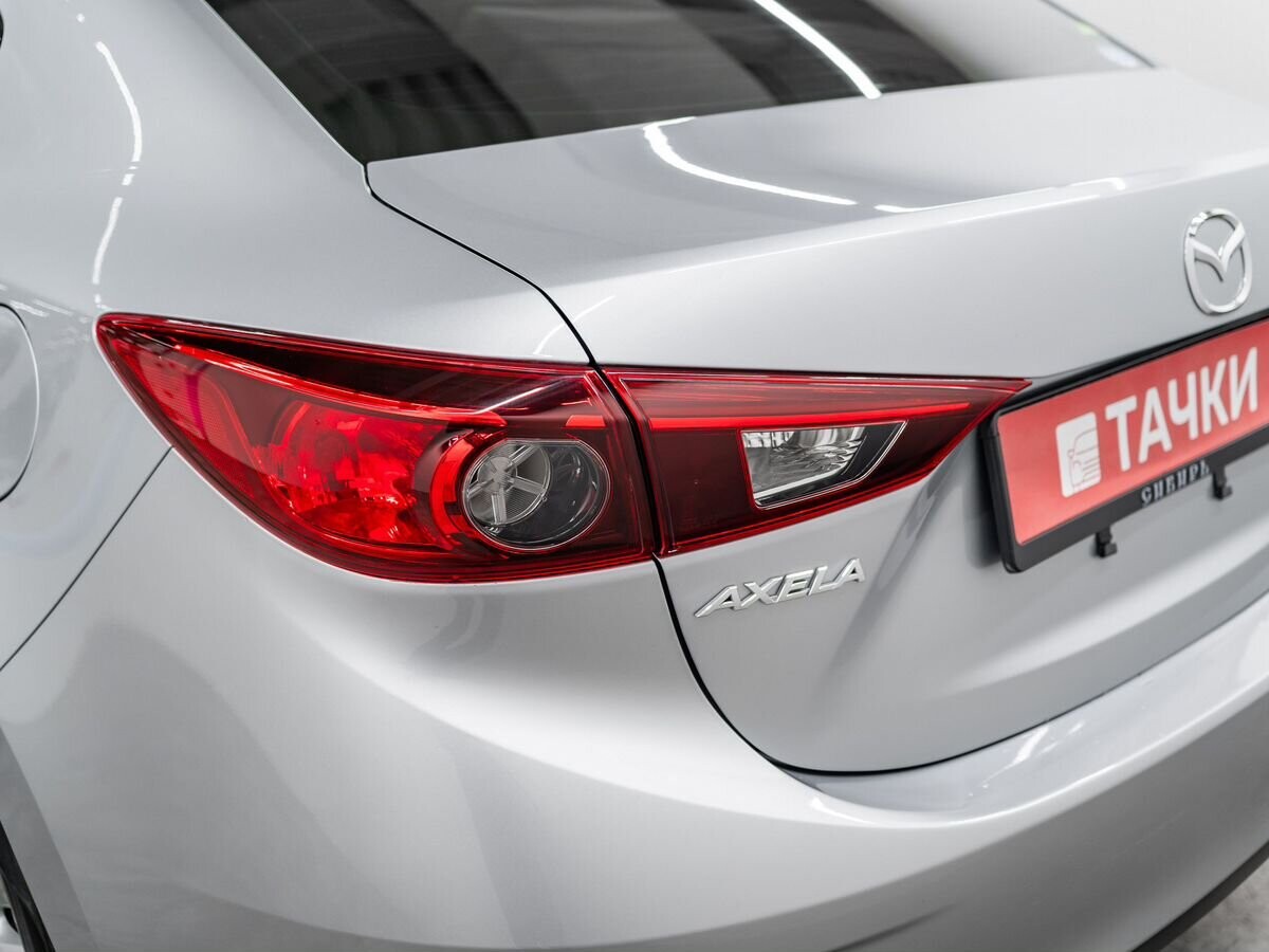 Mazda Axela 2017 - фото автомобиля