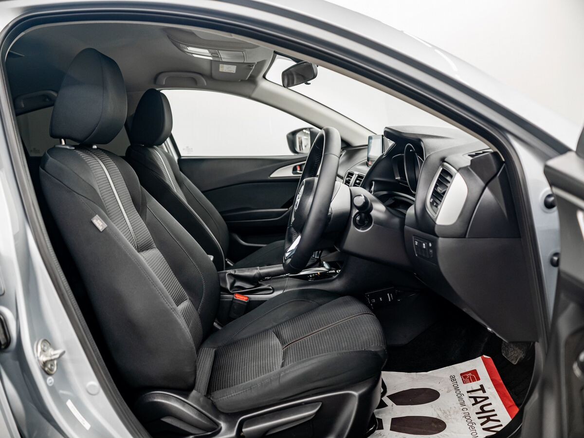 Mazda Axela 2017 - фото автомобиля