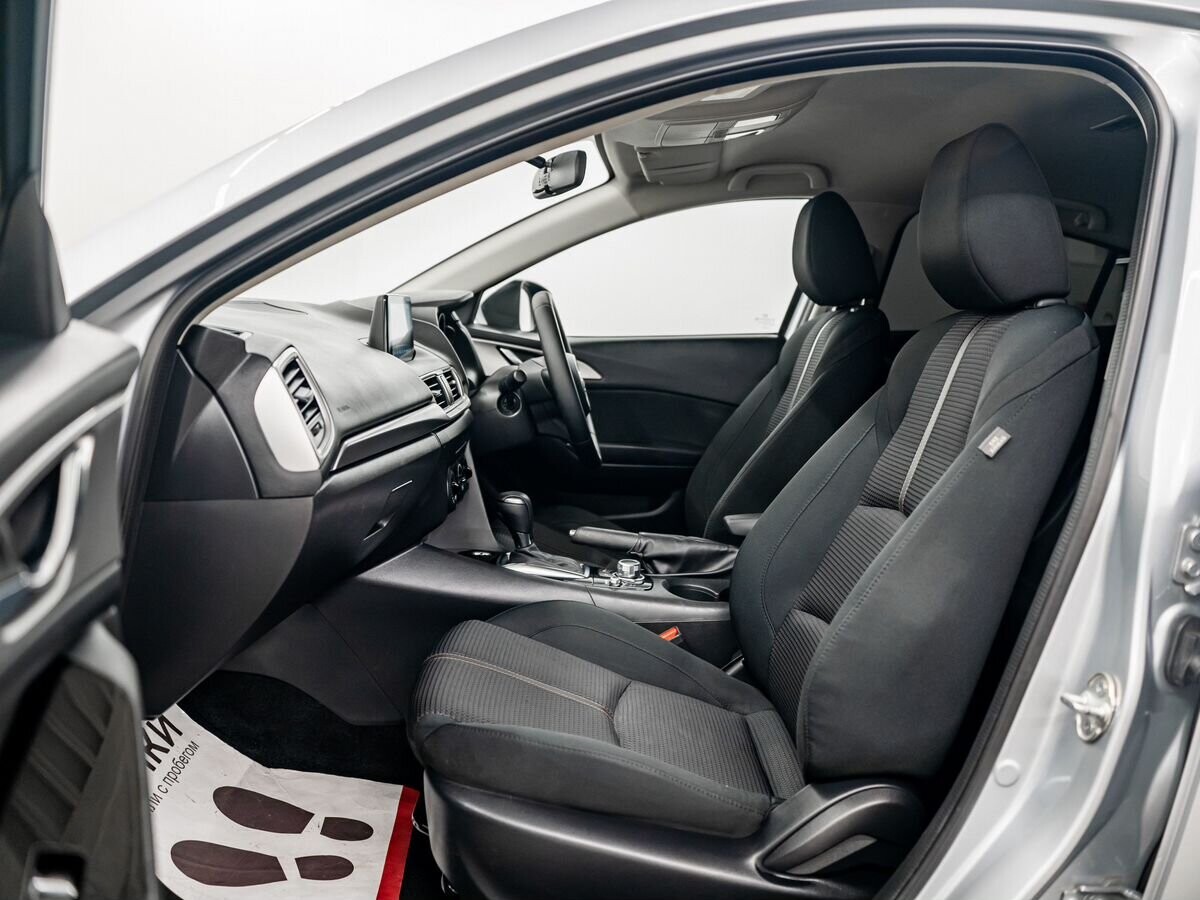 Mazda Axela 2017 - фото автомобиля