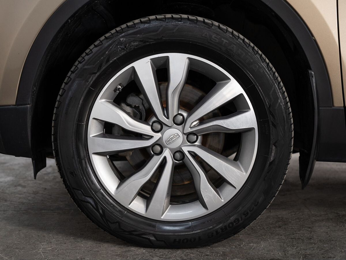 Geely Atlas 2019 - фото автомобиля