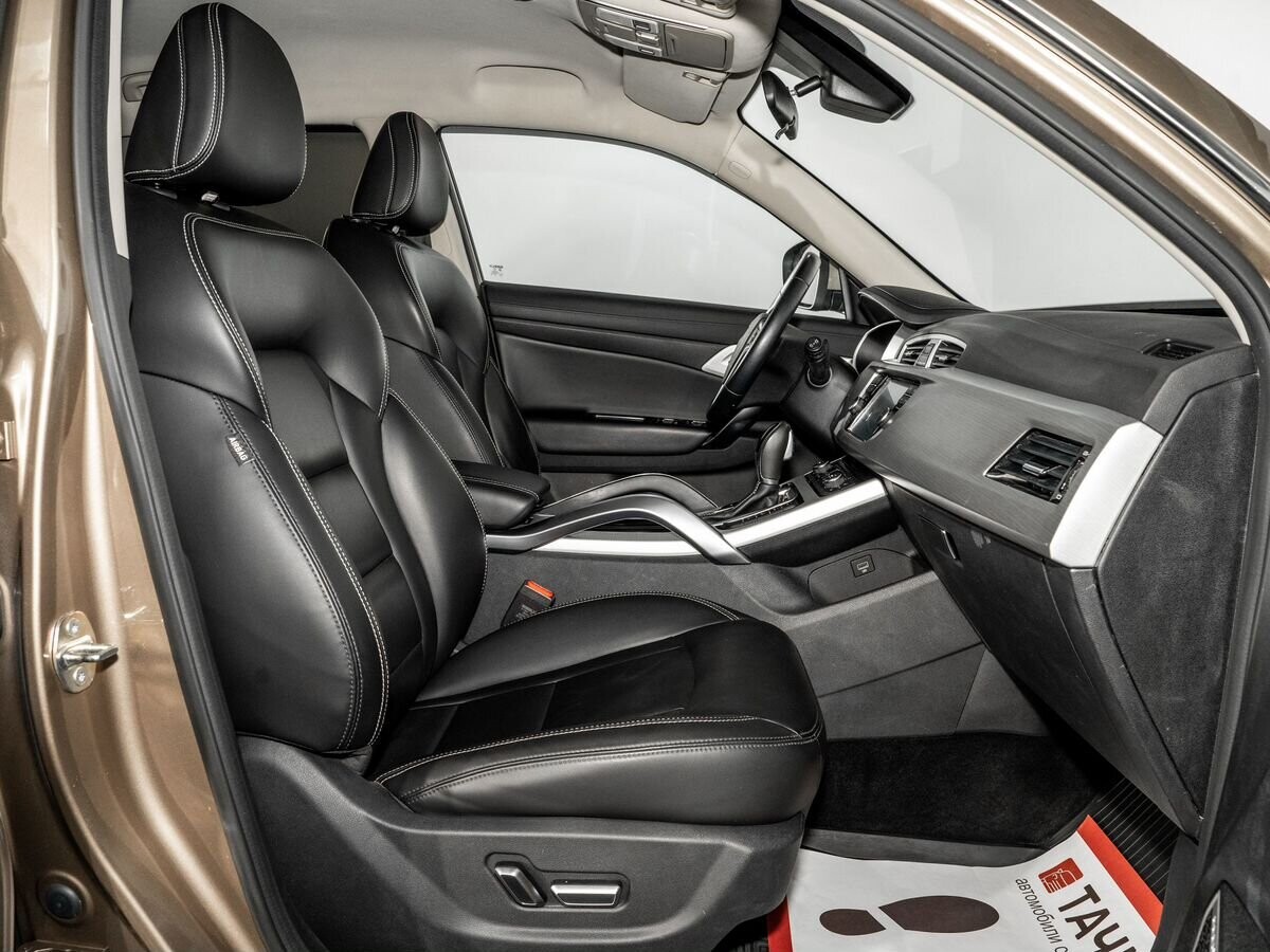 Geely Atlas 2019 - фото автомобиля