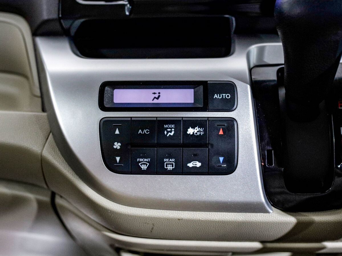 Honda N-WGN 2018 - фото автомобиля