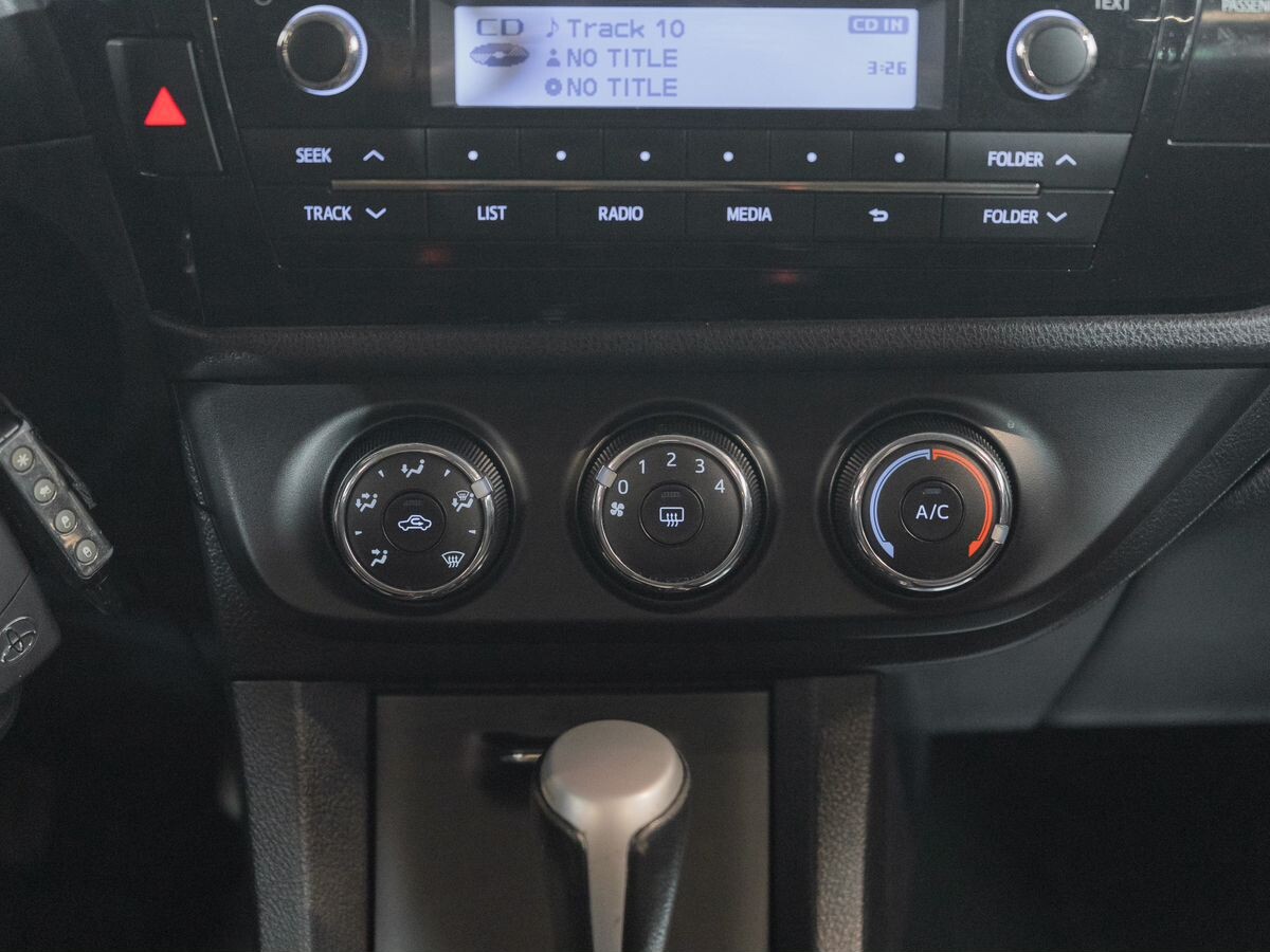 Toyota Corolla 2013 - фото автомобиля