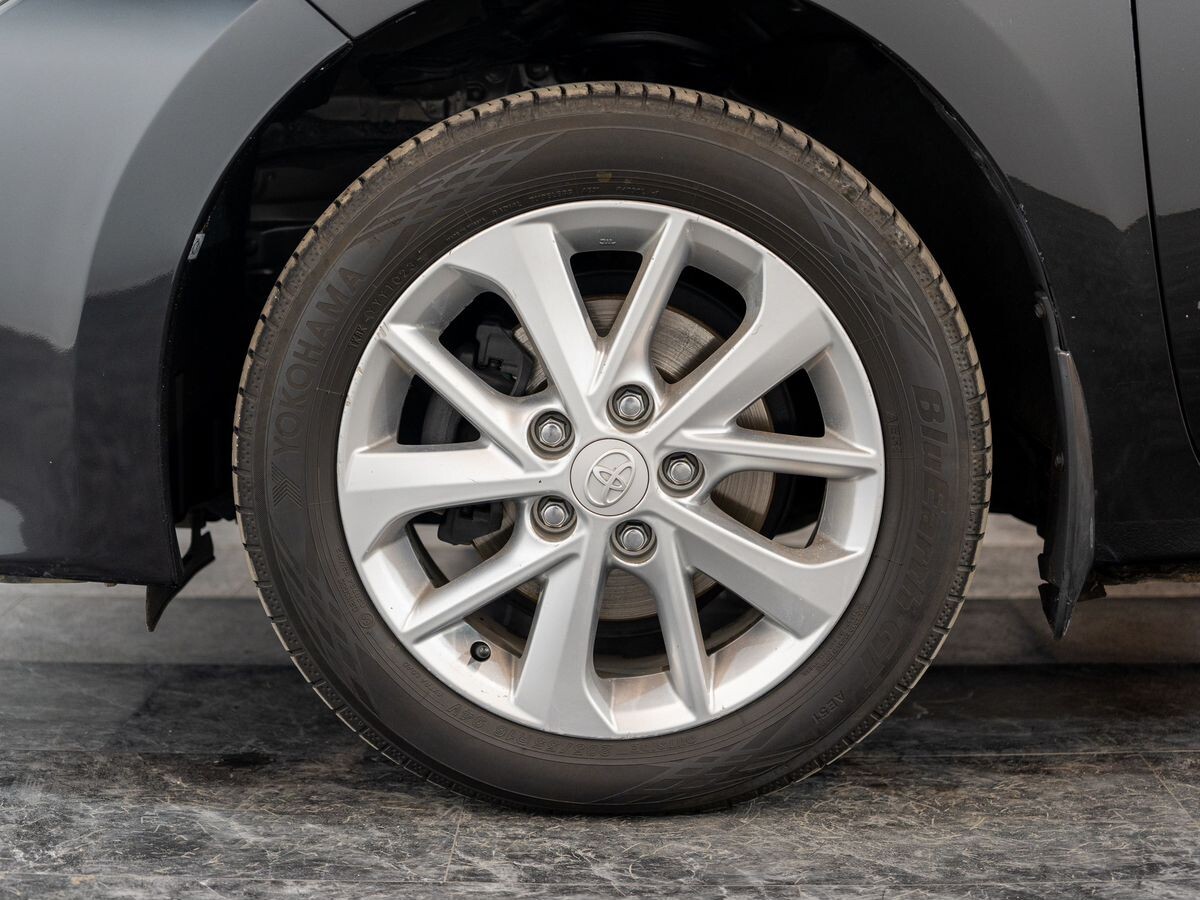 Toyota Corolla 2013 - фото автомобиля