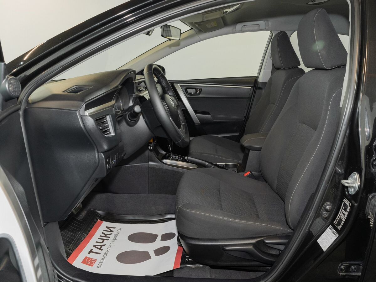 Toyota Corolla 2013 - фото автомобиля