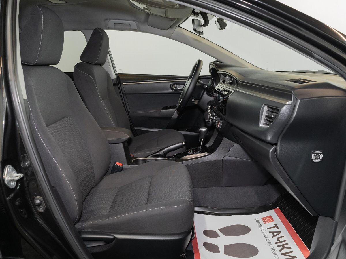 Toyota Corolla 2013 - фото автомобиля