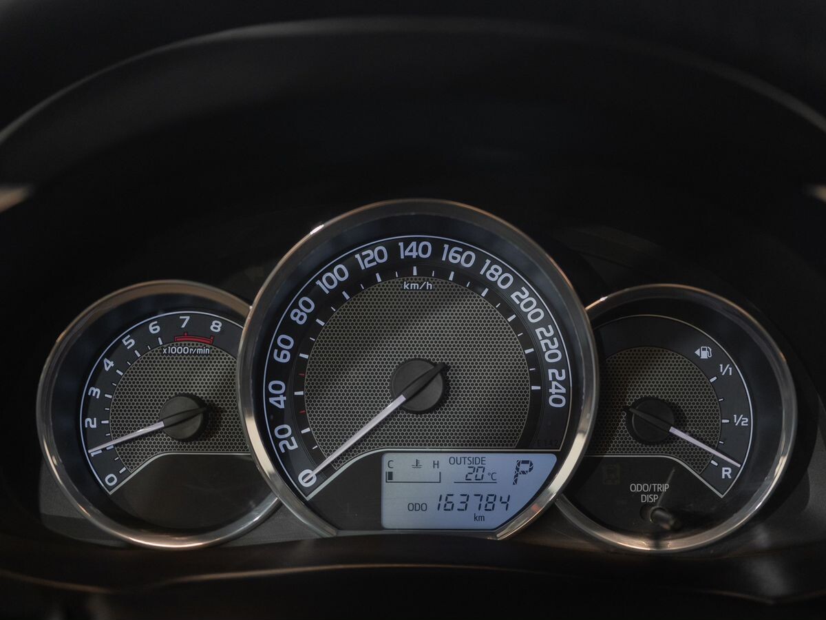 Toyota Corolla 2013 - фото автомобиля