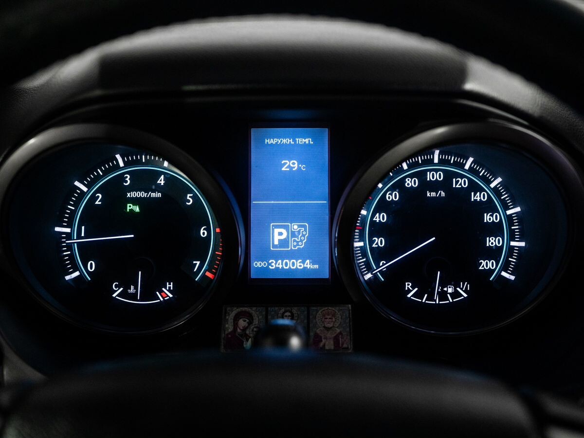 Toyota Land Cruiser Prado 2011 - фото автомобиля