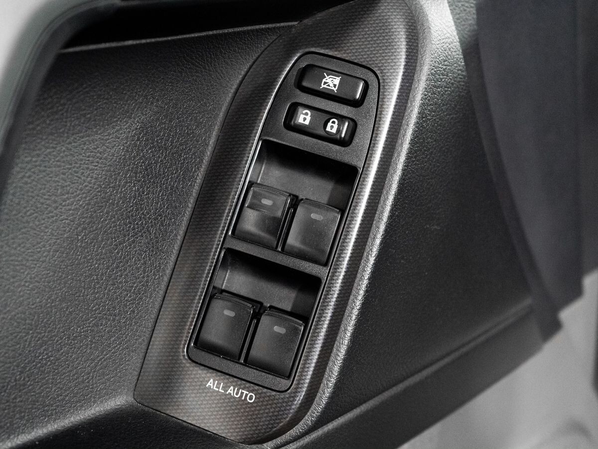 Toyota Land Cruiser Prado 2011 - фото автомобиля