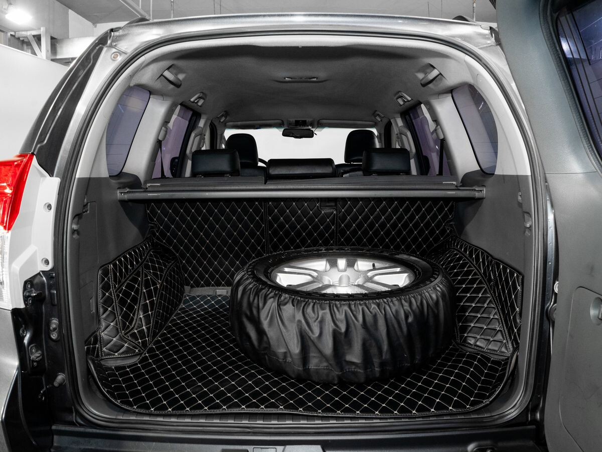 Toyota Land Cruiser Prado 2011 - фото автомобиля