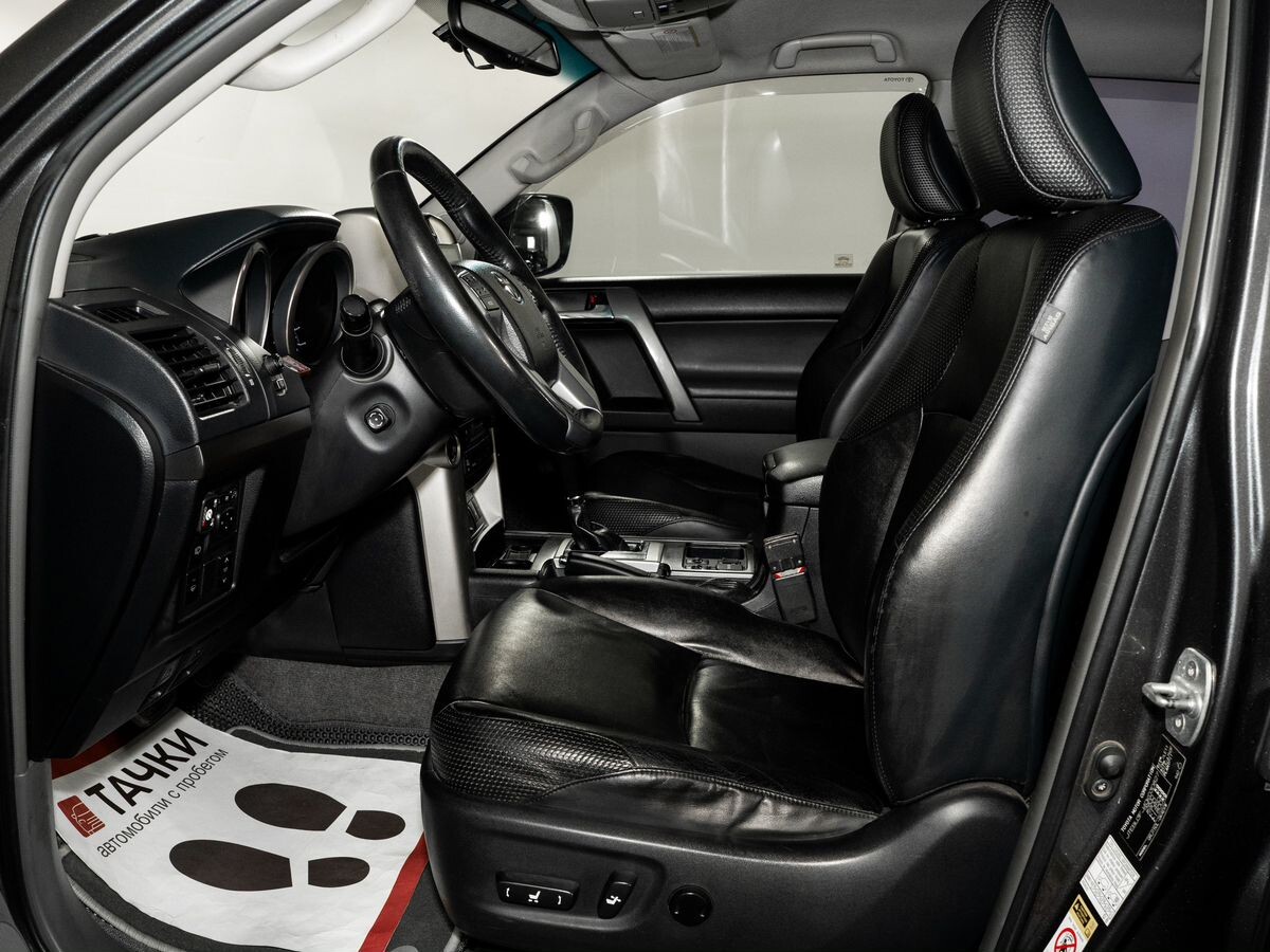 Toyota Land Cruiser Prado 2011 - фото автомобиля