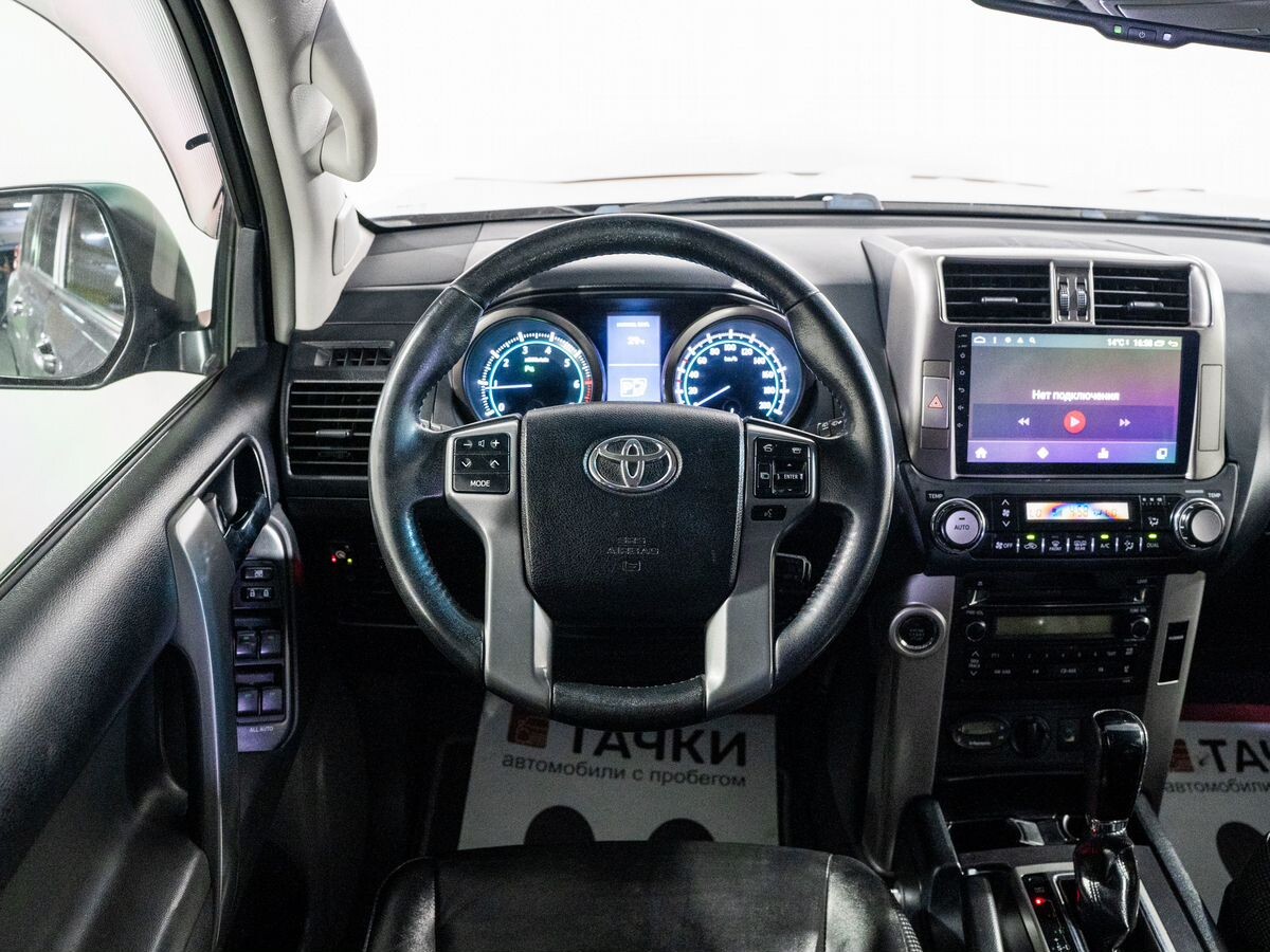 Toyota Land Cruiser Prado 2011 - фото автомобиля