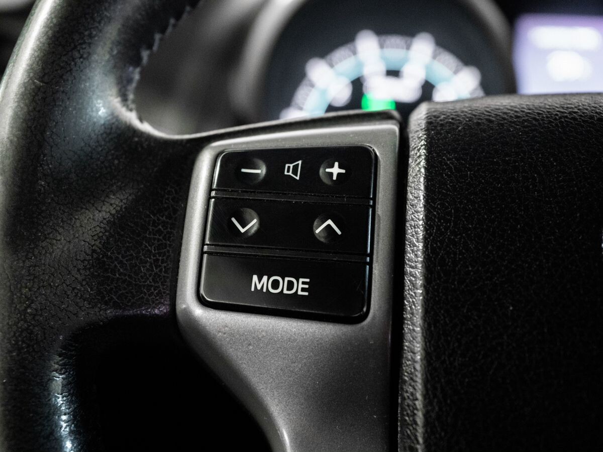 Toyota Land Cruiser Prado 2011 - фото автомобиля
