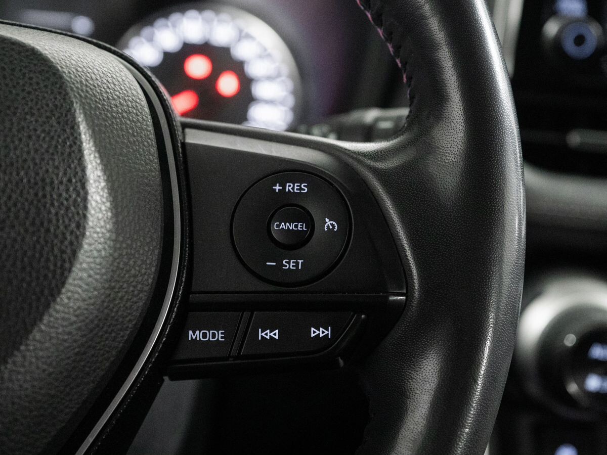 Toyota RAV4 2020 - фото автомобиля