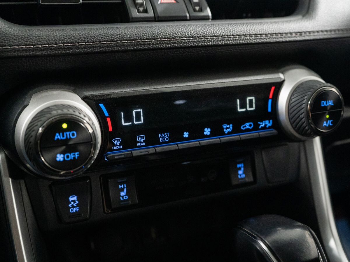 Toyota RAV4 2020 - фото автомобиля