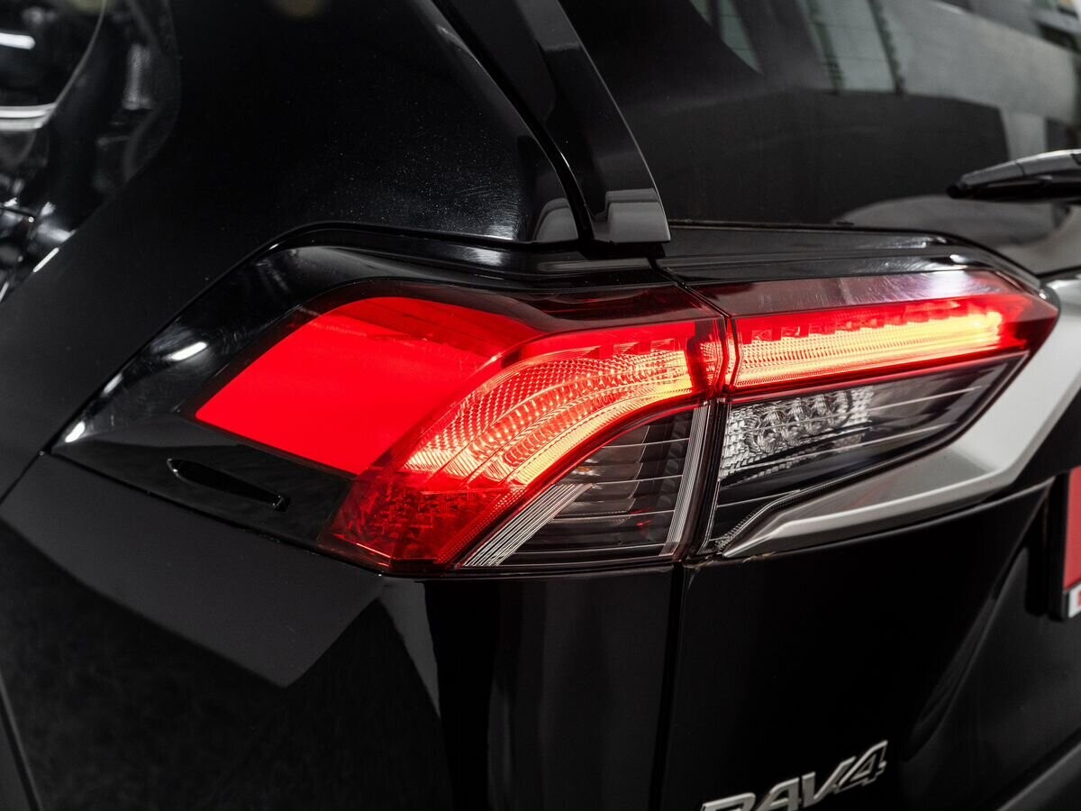 Toyota RAV4 2020 - фото автомобиля