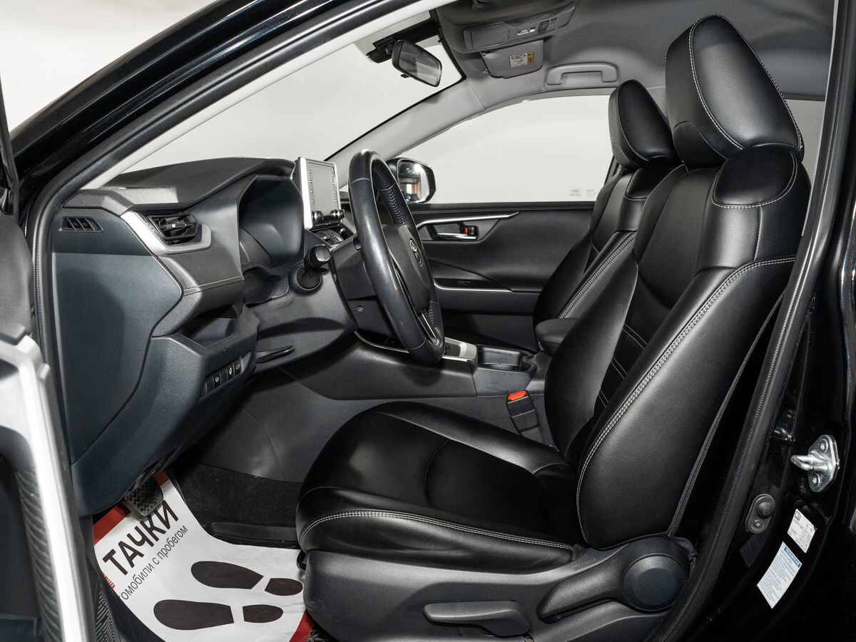 Toyota RAV4 2020 - фото автомобиля