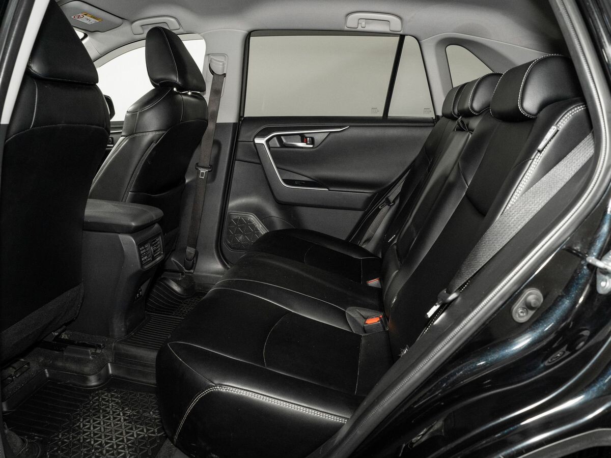 Toyota RAV4 2020 - фото автомобиля