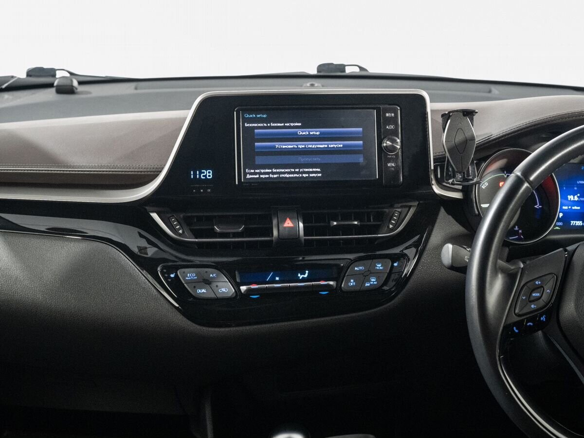Toyota C-HR 2018 - фото автомобиля
