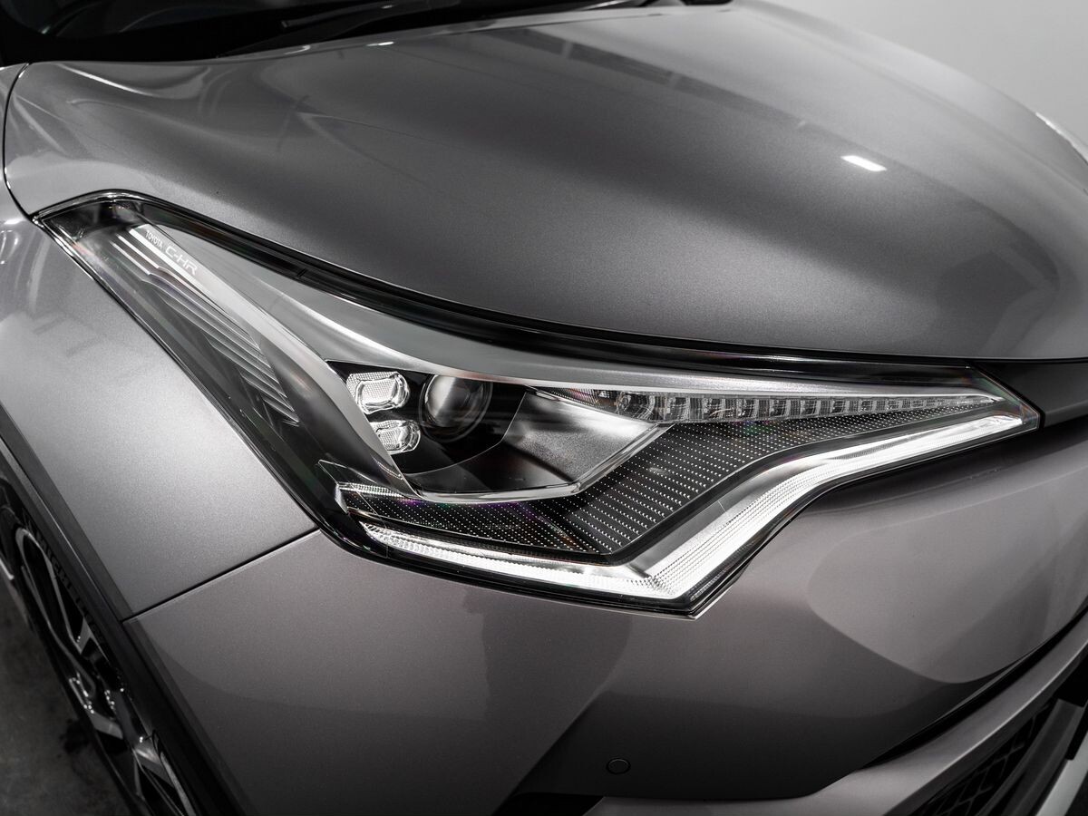 Toyota C-HR 2018 - фото автомобиля
