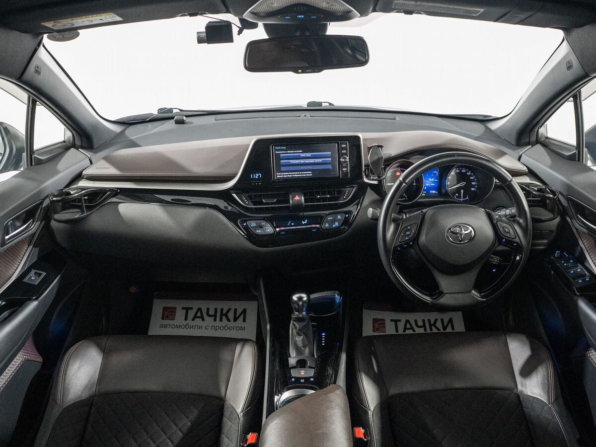 Toyota C-HR 2018 - фото автомобиля